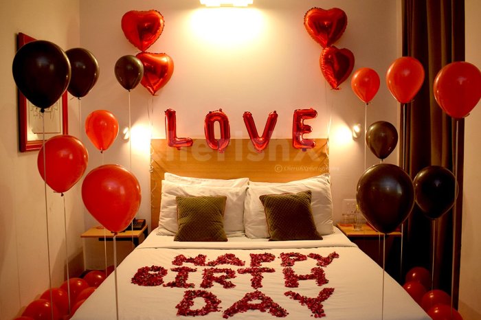 Will hotels decorate room for anniversary