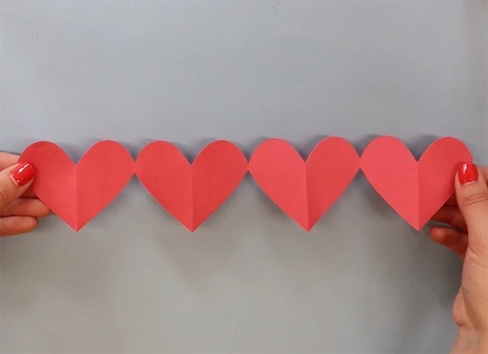 How to make heart chain decoration