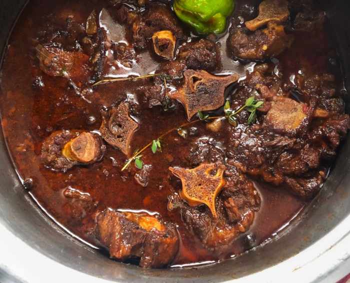 How to cook oxtails louisian style