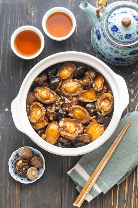 Braised Abalone with Mushrooms (红烧鲍菇)