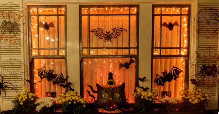 How to decorate a window for halloween