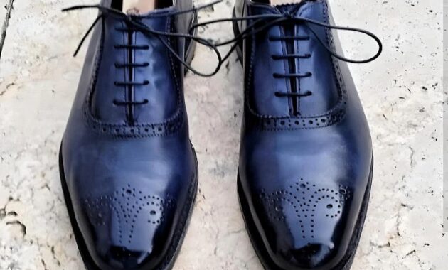 Navy blue dress shoes for men